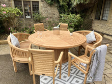 Load image into Gallery viewer, Teak Garden furniture round table combo