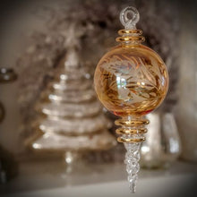 Load image into Gallery viewer, Anastasia Bauble