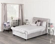 Load image into Gallery viewer, Monroe Silver Mirrored 4 Drawer Chest Set with 2 x 1 Bedside Tables