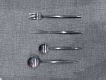 Load image into Gallery viewer, Matt Black Cutlery Set