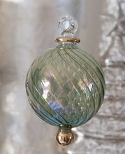 Load image into Gallery viewer, Yule Jewel Coloured Bauble