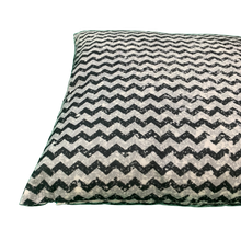 Load image into Gallery viewer, 2 x Black & White Style 47609 - 45 x 45 cm Square Cushion Covers Pillowcase for Sofas, Beds, Garden Furniture Invisible Zip (18' x 18' inch.)