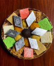Load image into Gallery viewer, CHRISTMAS MIXED MITHAI GIFT THALI
