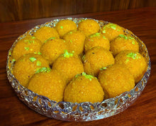 Load image into Gallery viewer, CHRISTMAS MITHAI GIFT THALI: LADO0
